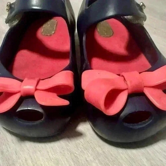 Chic Mini Melissa Navy & Pink Bow Shoes – Size 8 - Picture 8 of 10